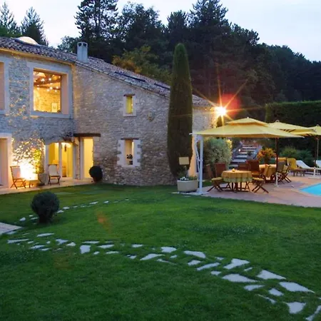 Appartement Studio Avec Piscine Partagee Jardin Clos Et Wifi A Forcalquier